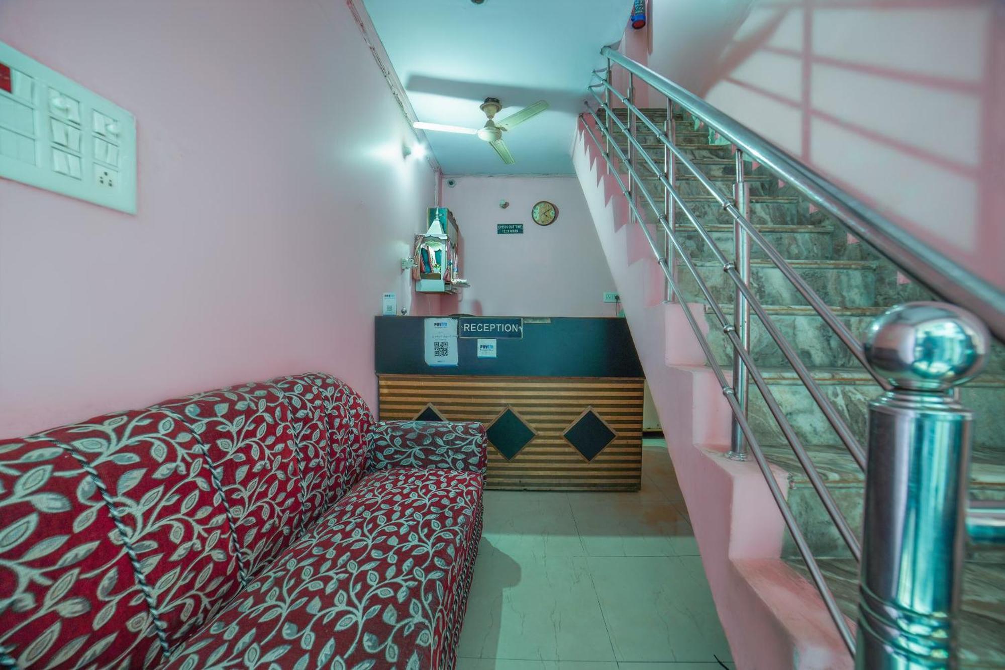 Spot On Komfort Guest House Rudrapur Εξωτερικό φωτογραφία