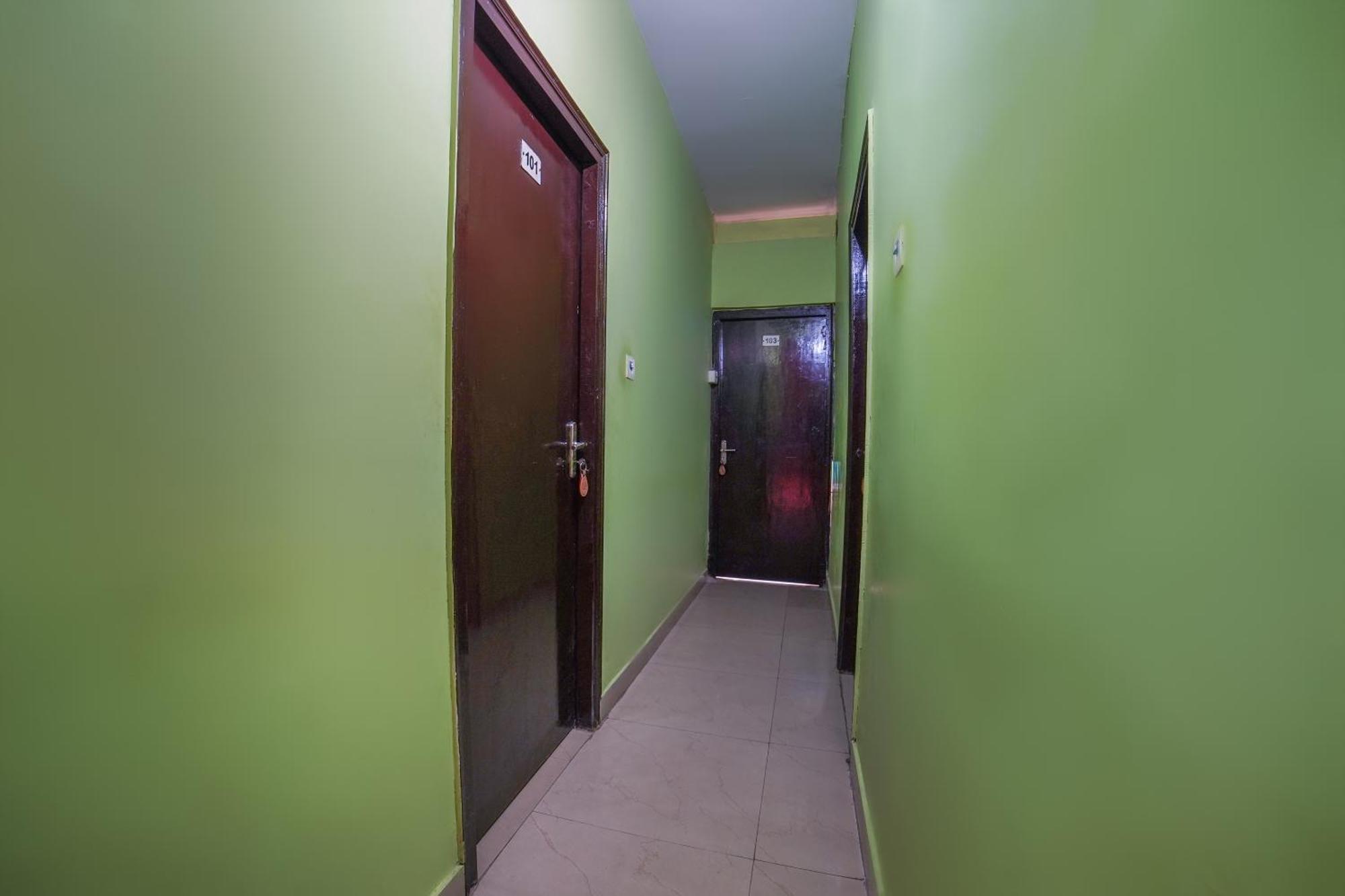 Spot On Komfort Guest House Rudrapur Εξωτερικό φωτογραφία